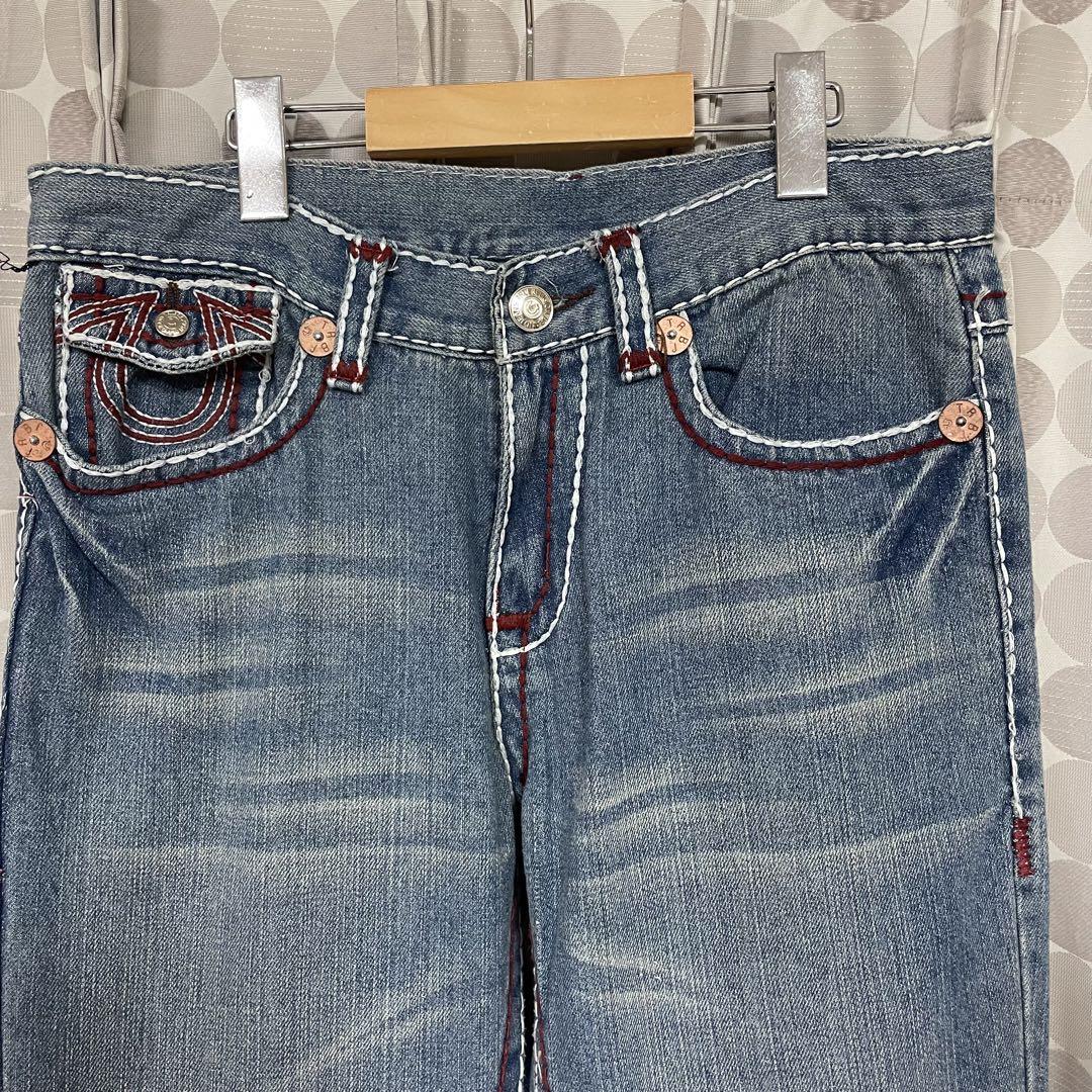 True religion トゥルーレリジョン ストレート io着用