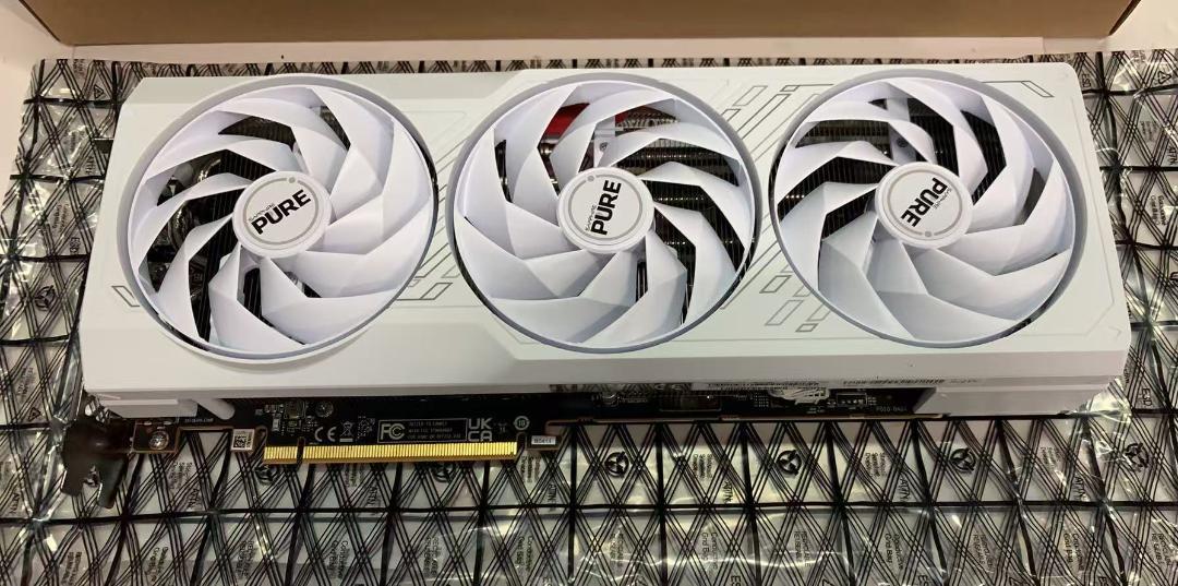 SAPPHIRE PURE Radeon RX 7800 XT ジャンク品 - メルカリ