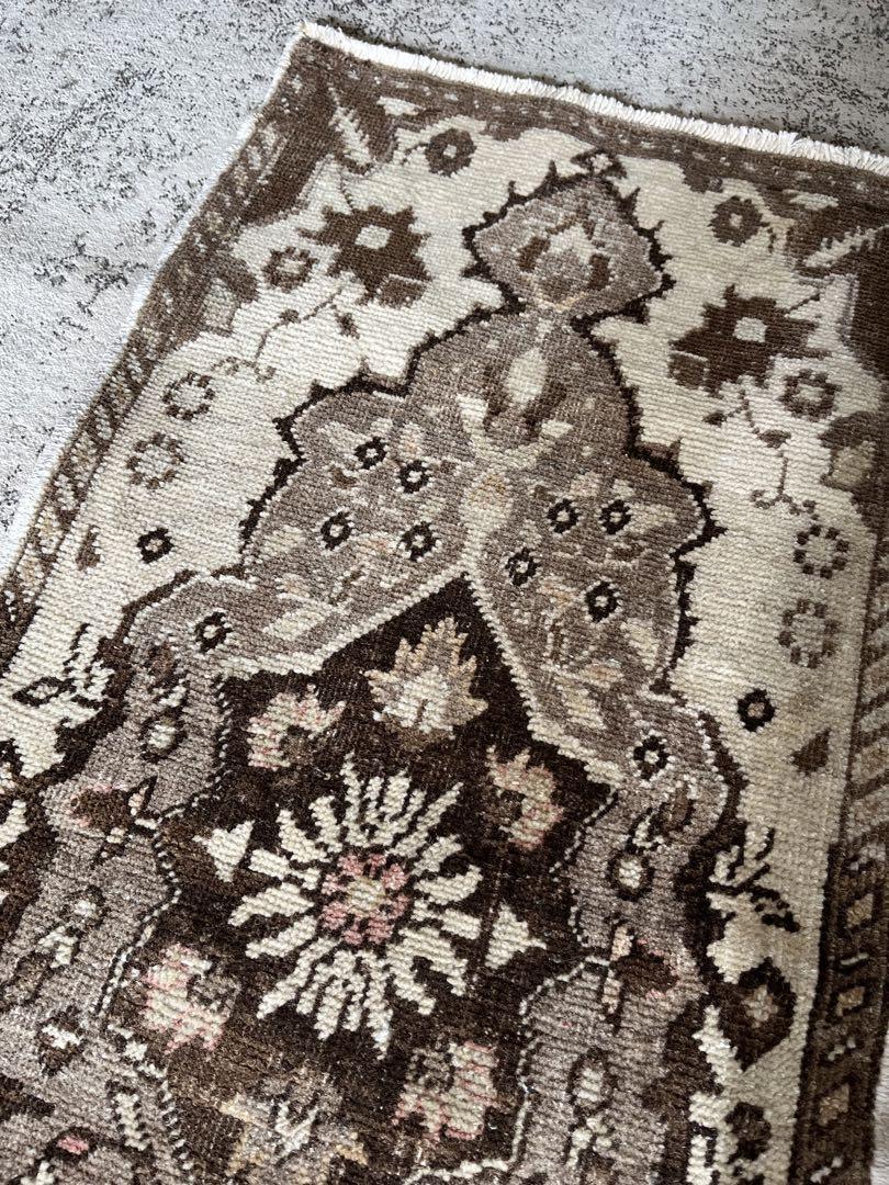 シックオレンジ✳︎82×82ダイナミックフラワー　ラウンド　トルコヴィンテージラグ Antiques&Crafts880