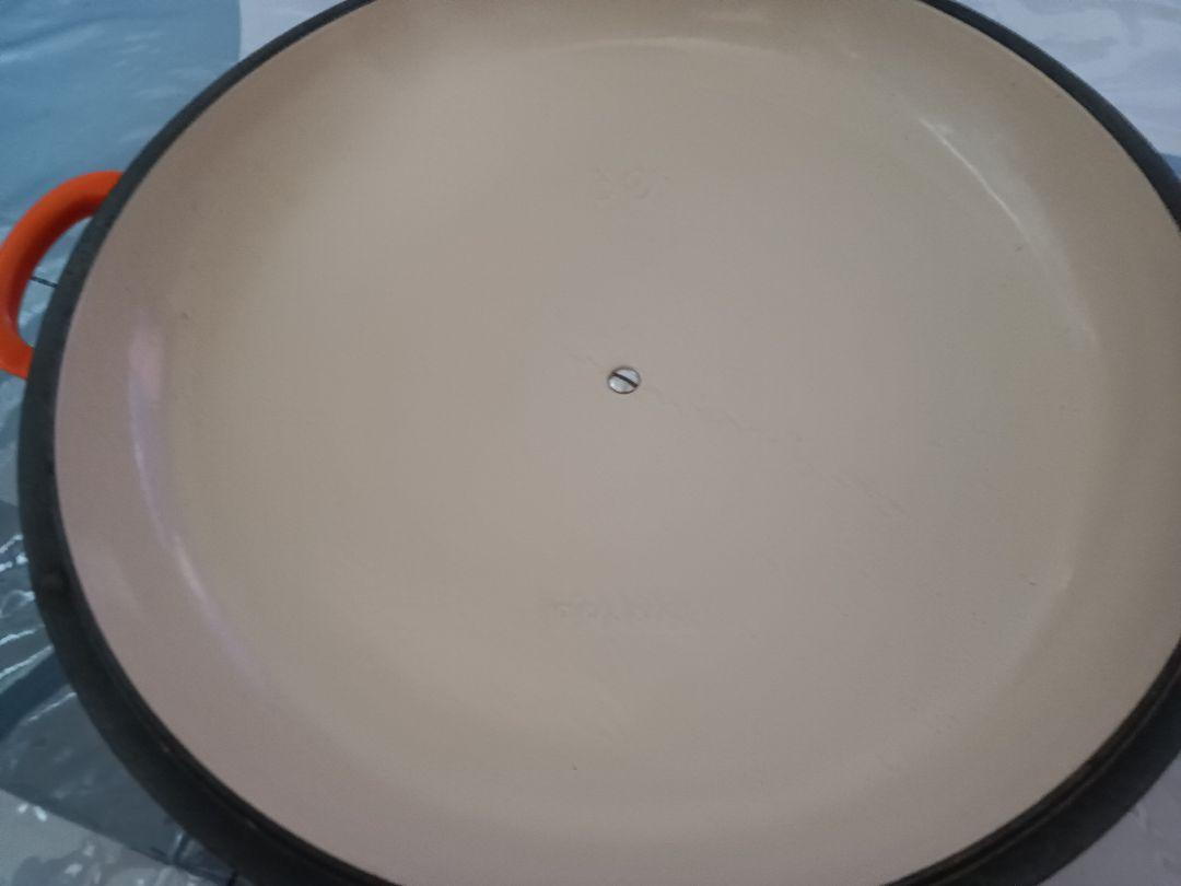 LE CREUSET　ル・クルーゼ　両手 蓋付き鍋 オレンジ　30センチ