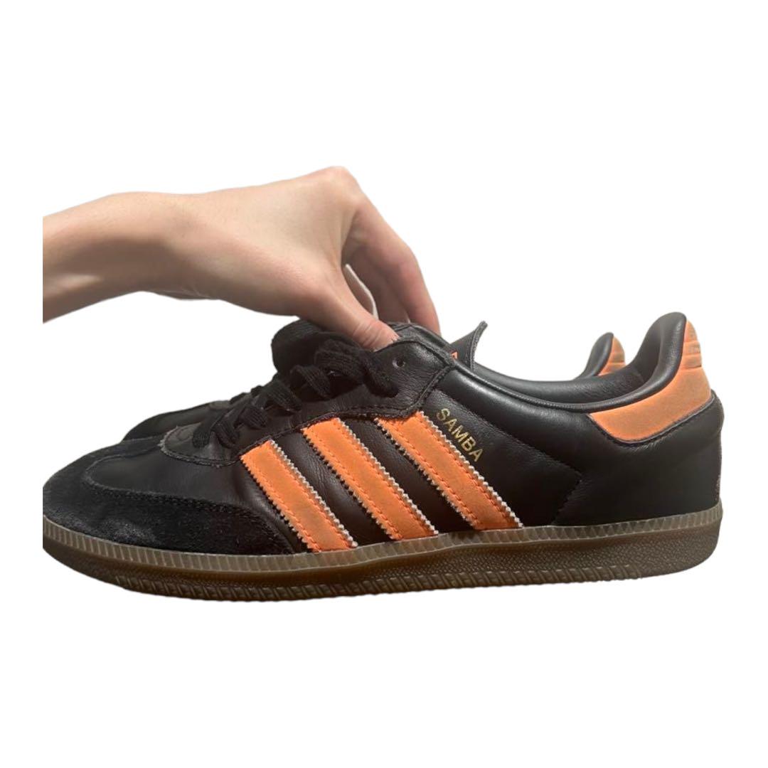 adidas サンバ 黒オレンジ（貴重な黒オレンジ）