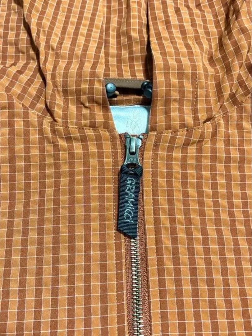 【美品】Mサイズ GRAMICCI チェック柄 ナイロンジャケット 【美品】Mサイズ GRAMICCI チェック柄 ナイロンジャケット