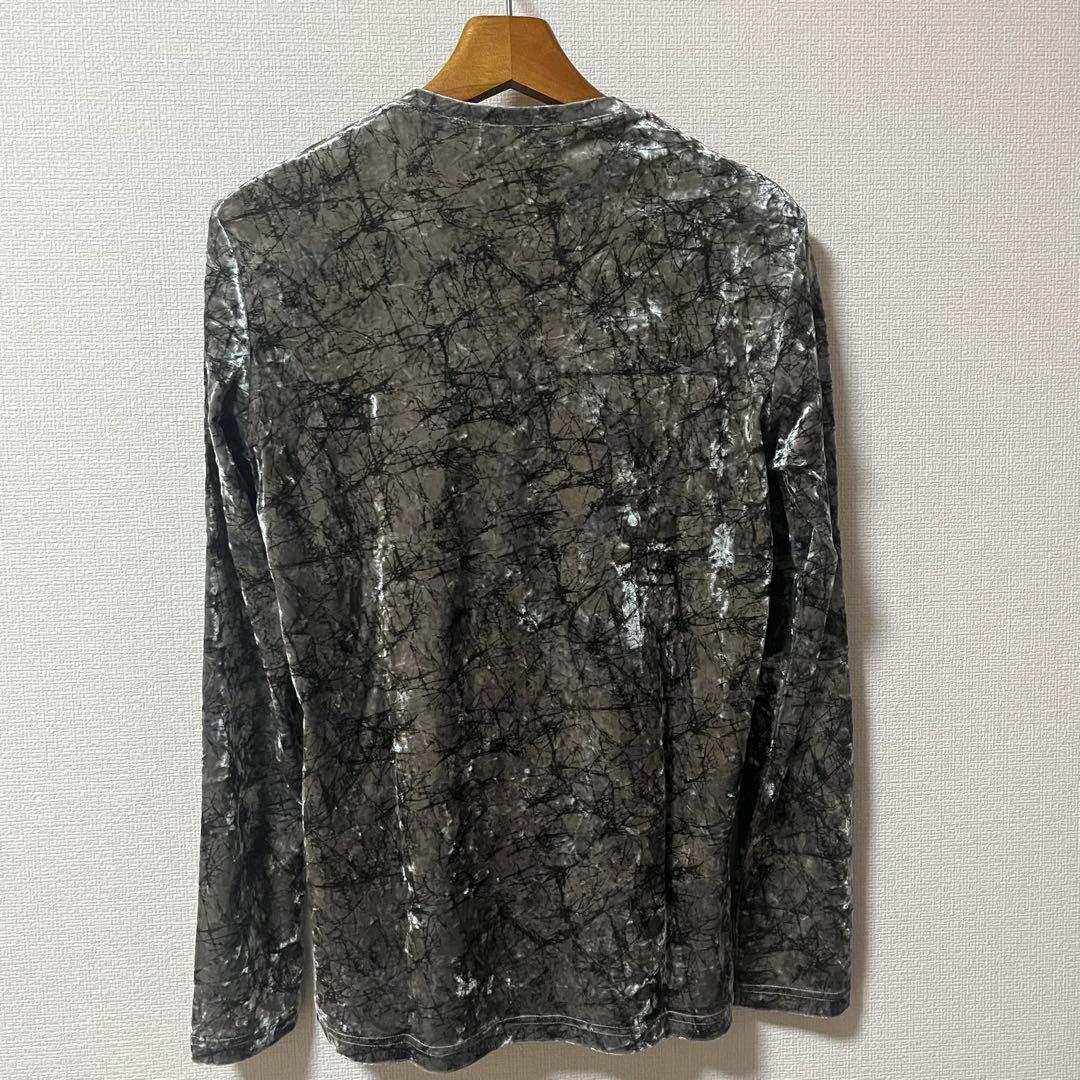 11ヶ月使用 TORNADO MART ベロアクラックフォイルVネックカットソーM・TORNADO MART 海外ファッション通販。