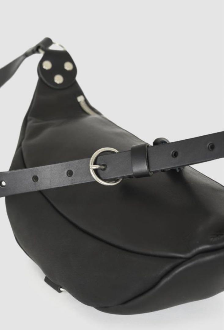 【美品】　LAD MUSICIA レザー ボディバッグ　ブラック 美品】 LAD MUSICIA レザー ボディバッグ ブラック