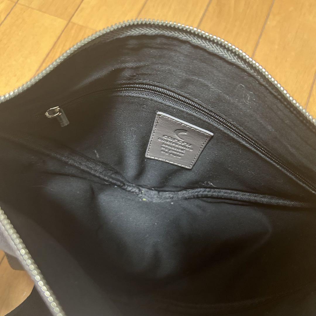carcru グレージュ 三角形ショルダーバッグ ボディバッグ