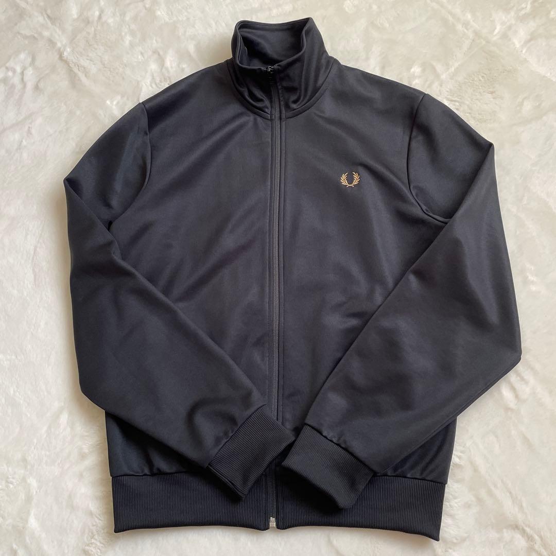 Fred Perry ブラック ジップアップジャージ