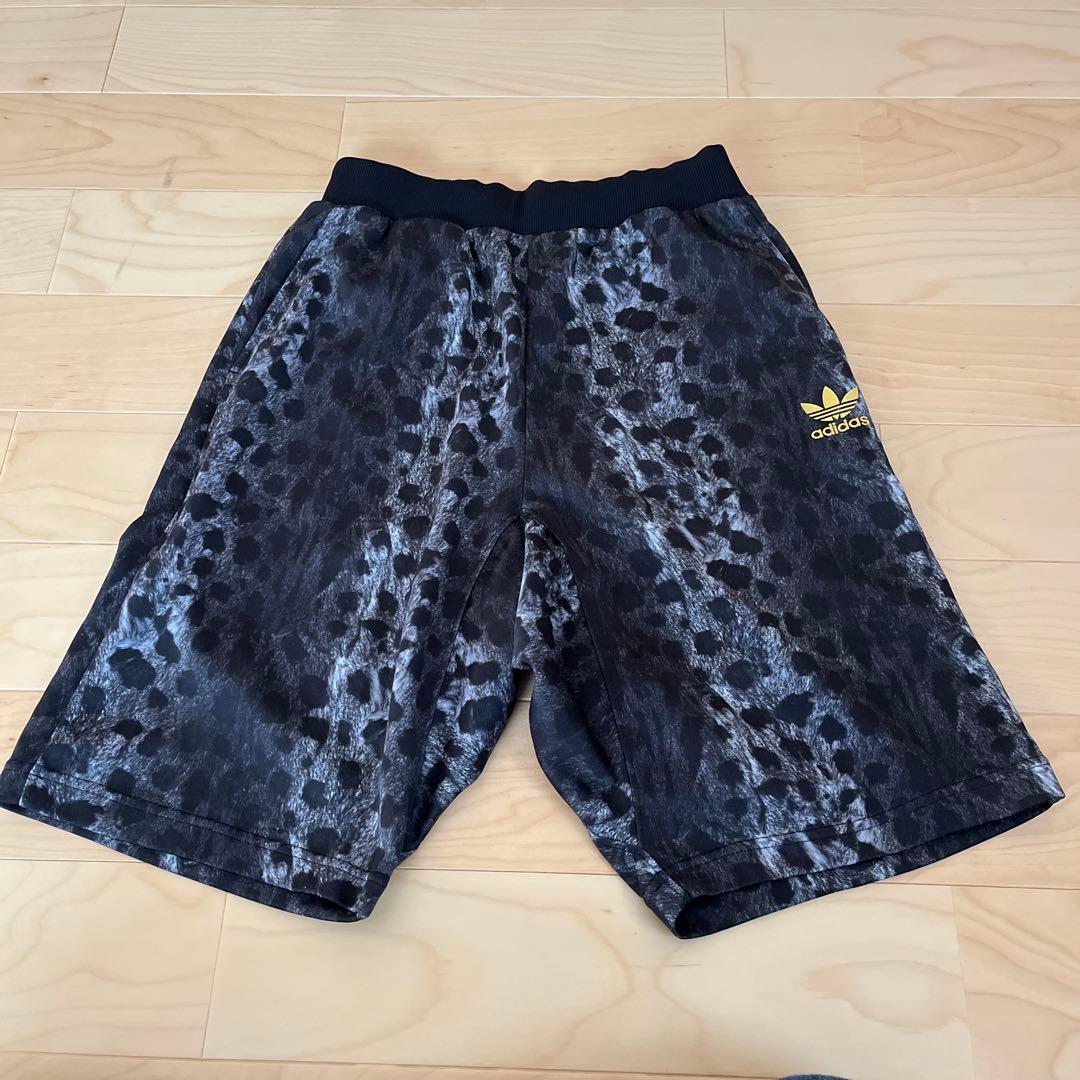 アディダスオリジナルス　レオパード柄ハーフパンツ adidas Originals（アディダスオリジナルス）の「日本限定