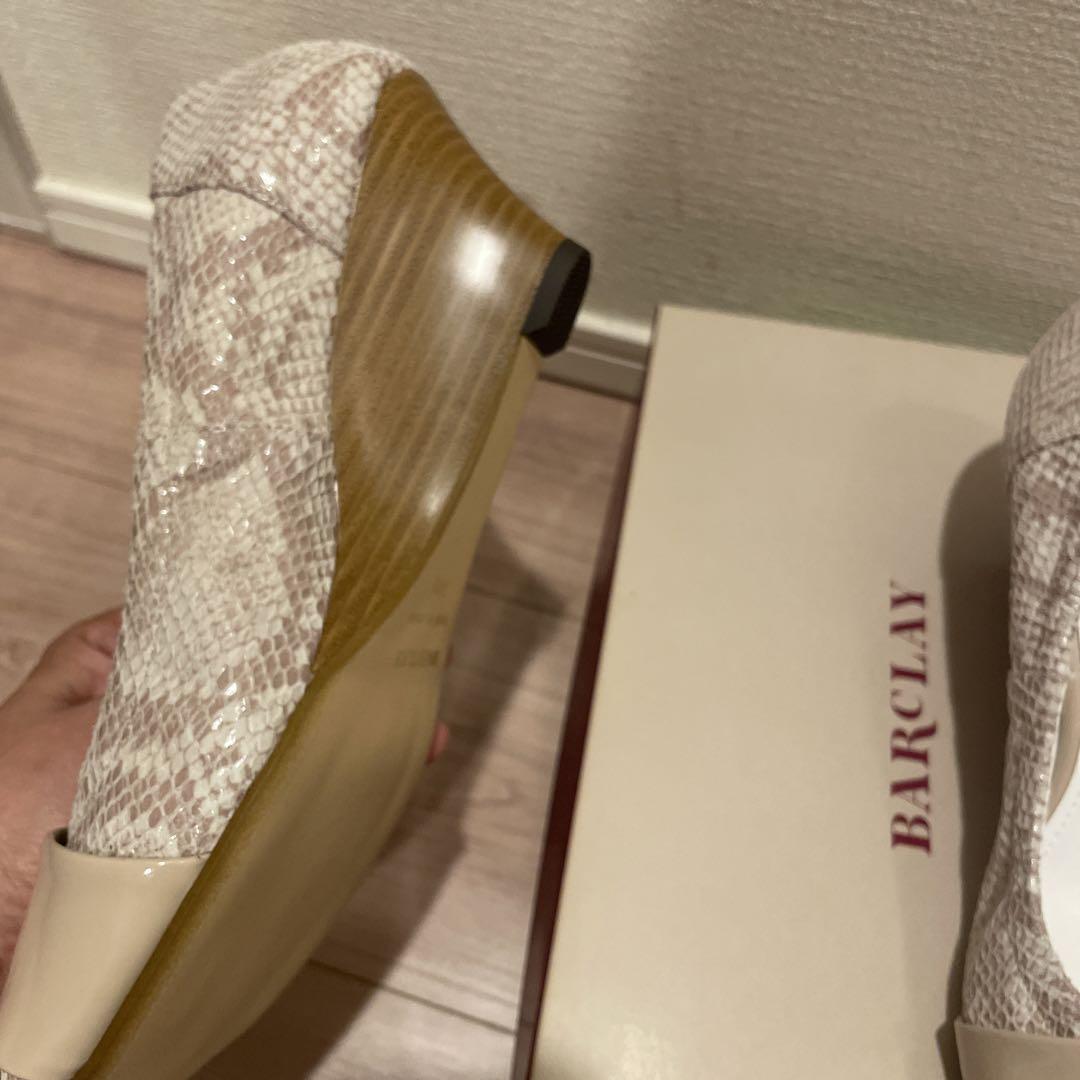 バークレー　パンプス　新品　24.5