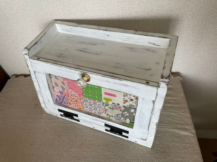 ハンドメイド☆アンティーク風☆シャビーシックなブレッドボックス☆キルト柄 ハンドメイド☆アンティーク風☆シャビーシックなブレッドボックス