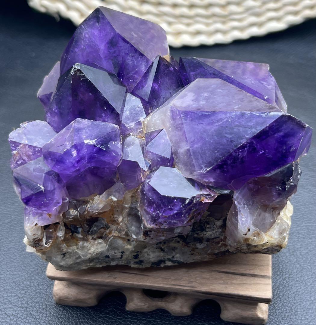レア★コンゴ産アメジストクラスター　木台付き　大結晶 パワーストーン　浄化 レア☆コンゴ産アメジストクラスター 木台付き 大結晶