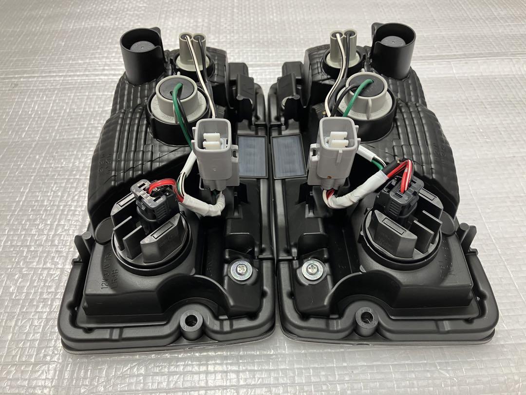 カーゴ S700V純正左右テール