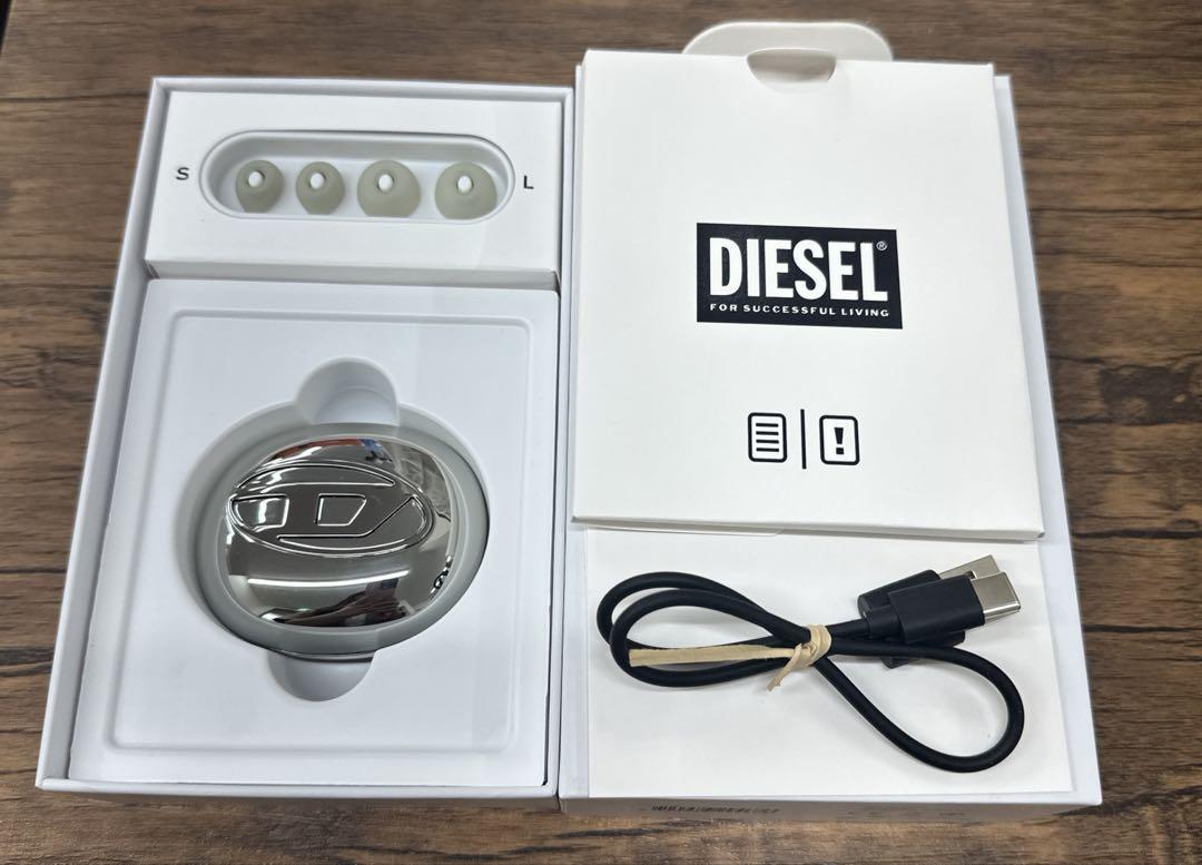 ワイヤレスイヤホン DIESEL True Wireless Earbuds