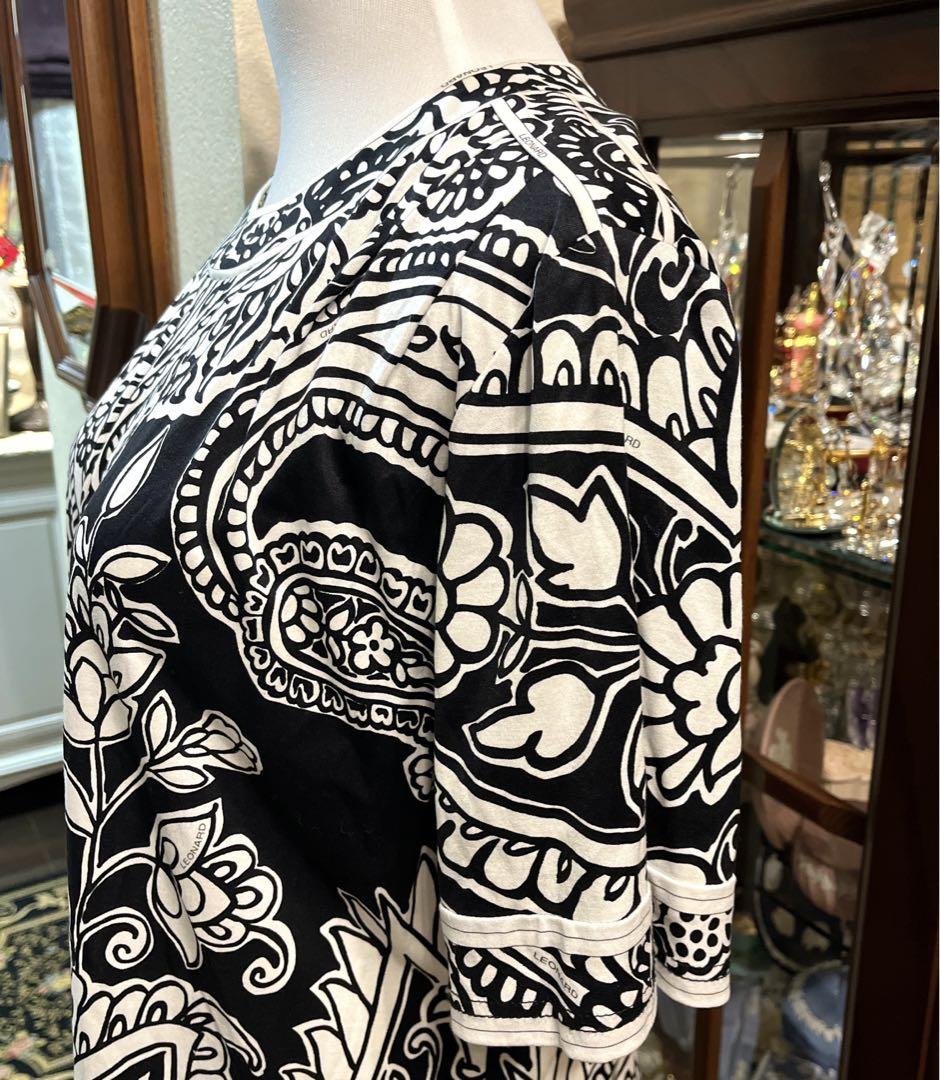 ーLEONARDー レオナール　ブラック×白　ペイズリー柄半袖カットソー　極美品