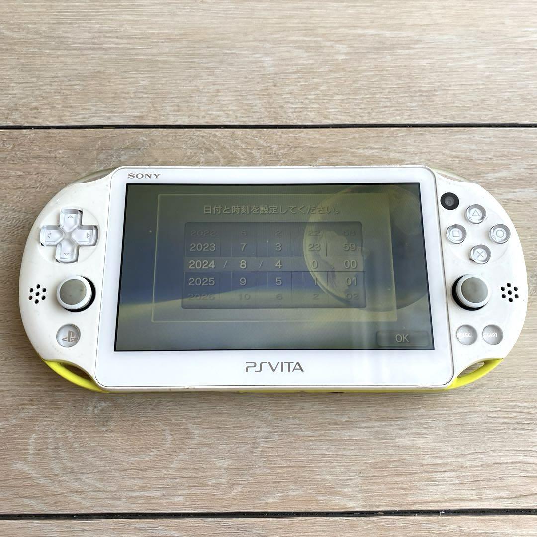 PlayStation Vita PCH-2000 プレステ本体 SDカード付 画像1