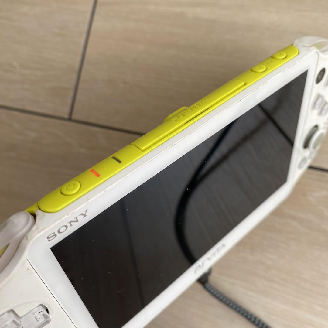 PlayStation Vita PCH-2000 プレステ本体 SDカード付 画像10
