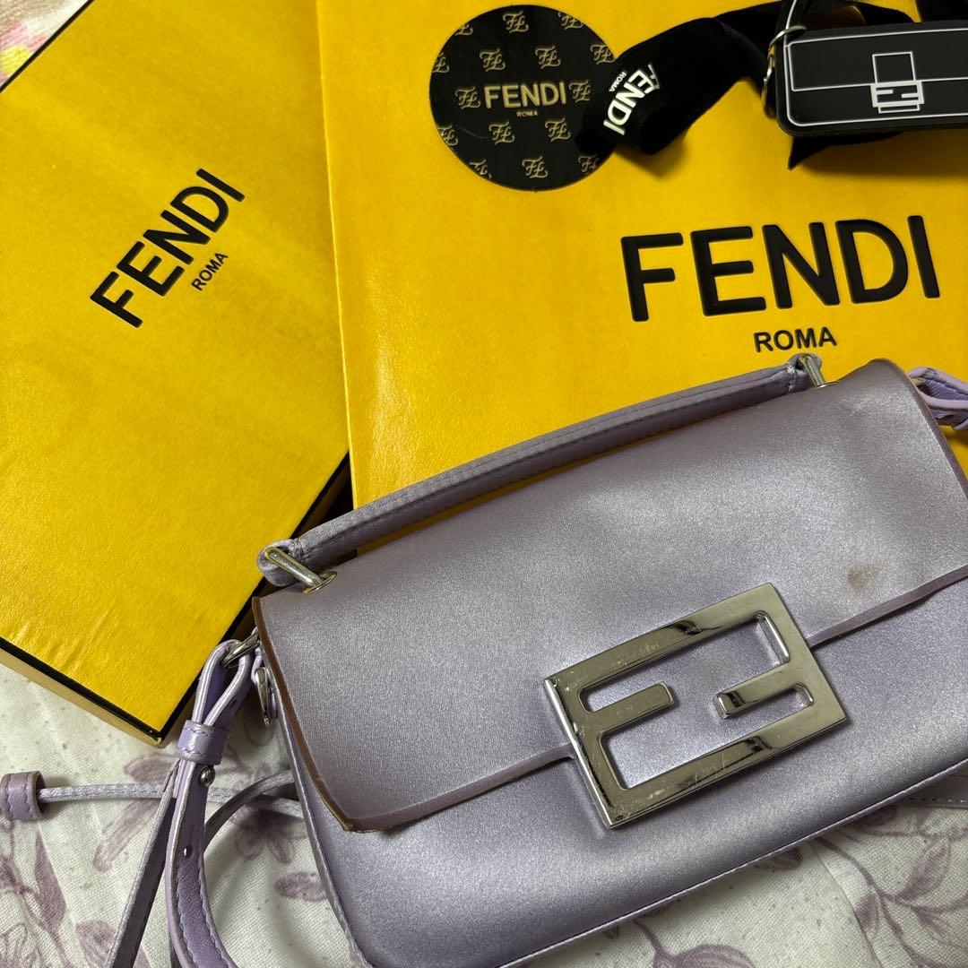 【国内店舗にて購入】FENDI バケットフォンバック ショルダーバッグ 箱付き可