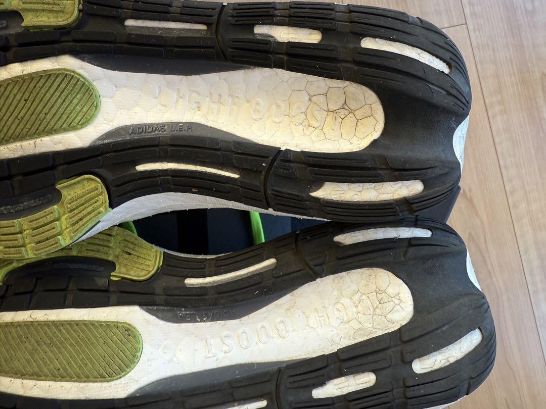 アディダス　adidas ULTRABOOST LIGHT ランニングシューズ