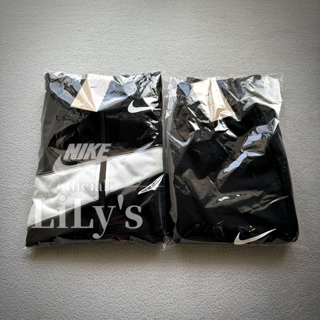 新品　NIKE上下セット　Ｓサイズ　ビッグスウォッシュ　黒白　ナイキフリース 新品 NIKE上下セット Sサイズ ビッグスウォッシュ 黒白 ナイキ