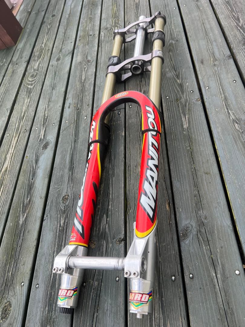 Manitou Xvert サスペンションフォークやや傷や汚れあり