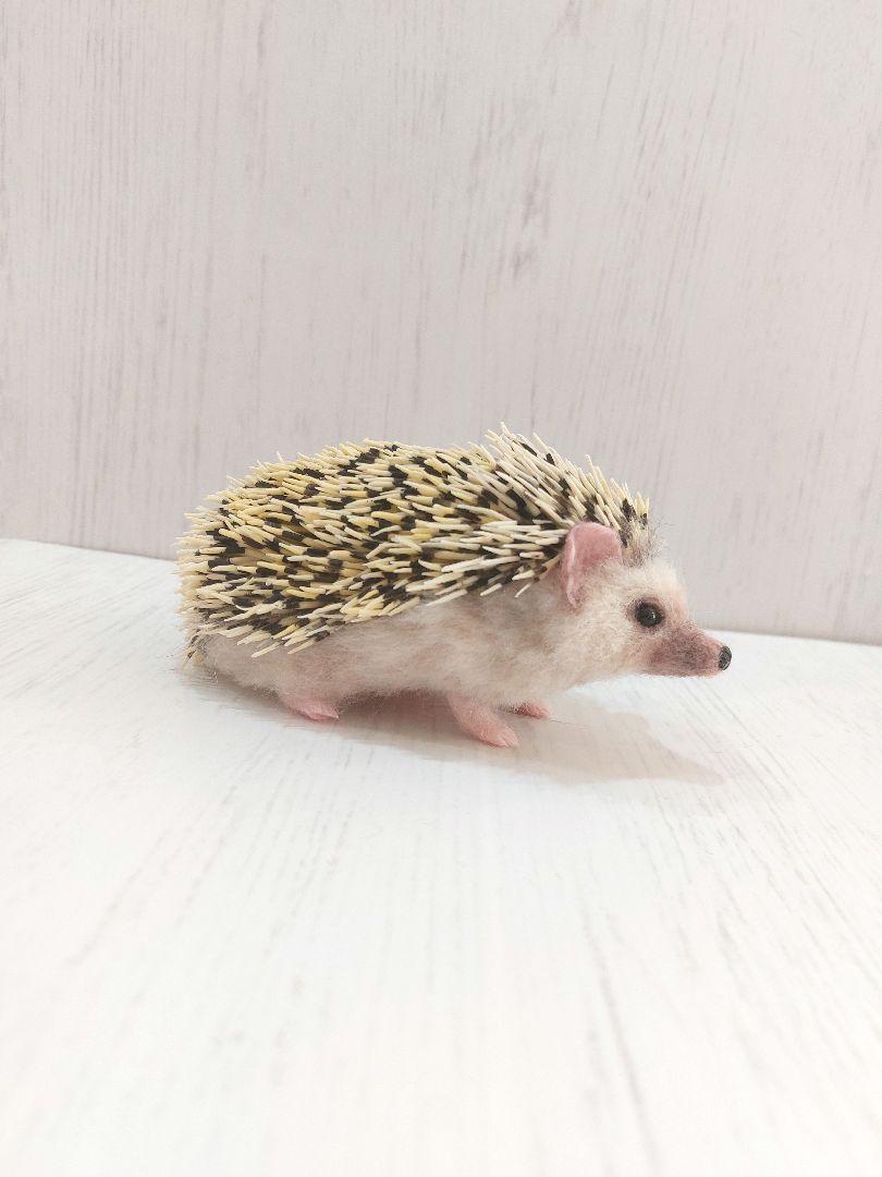 羊毛フェルト　ハリネズミ
