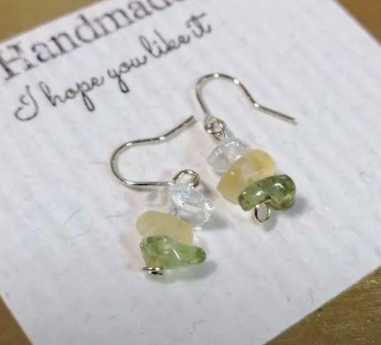 No.532 マルチカラー 小粒〜さざれピアス イヤリング