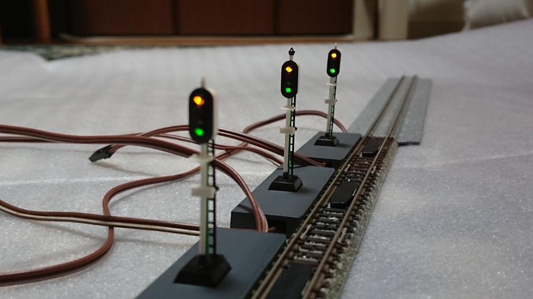 TOMIX　TCS自動踏切Ⅱ(センサーレール付き) 4灯式信号機３個セット
