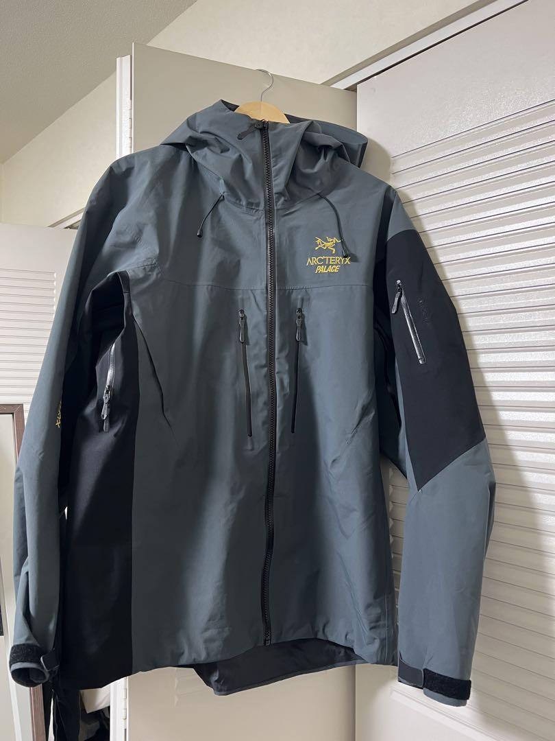 PALACE / Arc'Teryx Alpha SV Jacket Grey