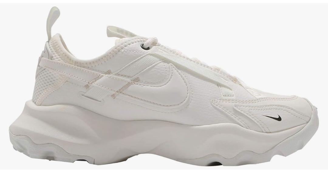 emmi Nike TC 7900 ホワイト スニーカー