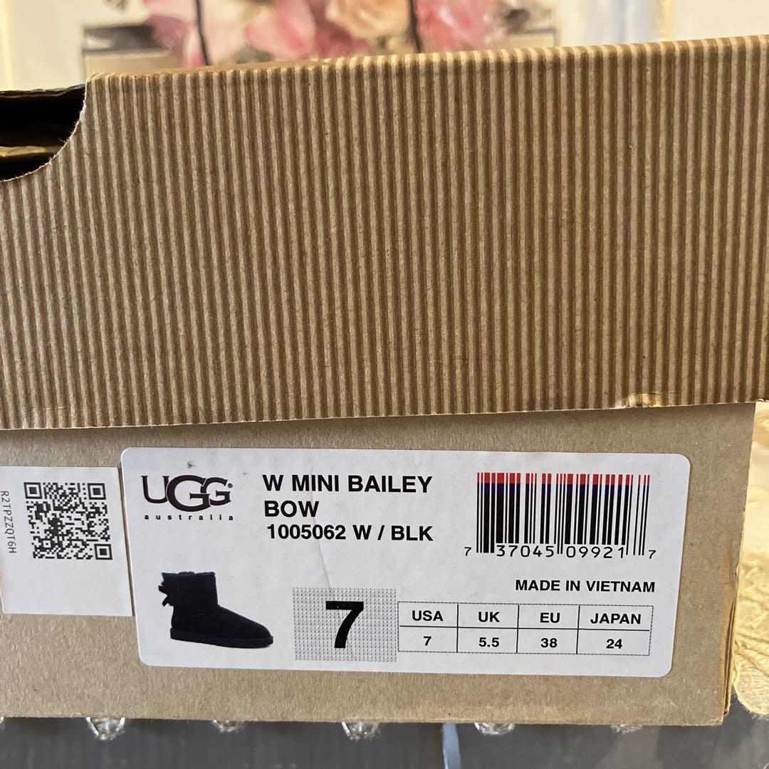 最終価格✳︎UGGのリボンショートブーツ - メルカリ