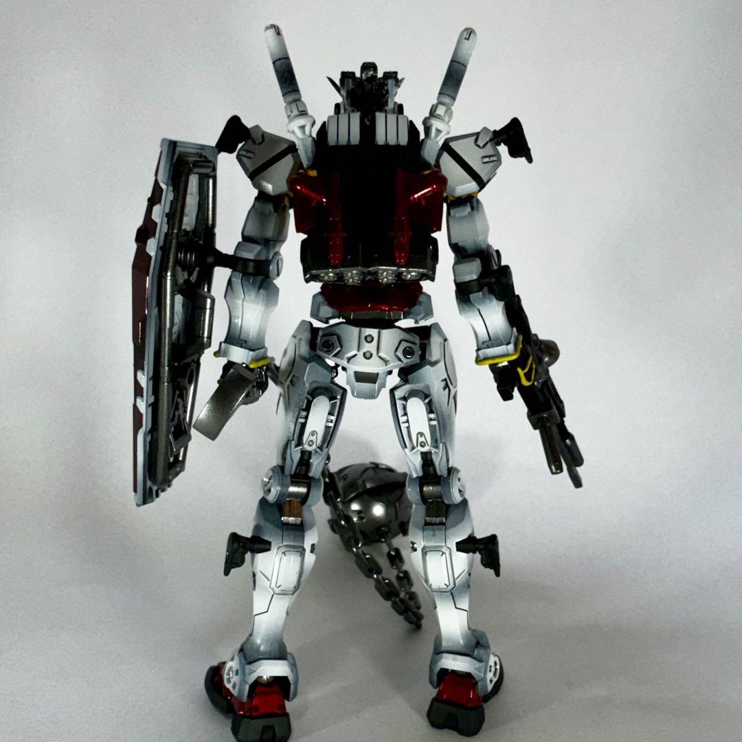 白いガンダム カラー HG 赤いガンダム 塗装済み 完成品 ガンプラ