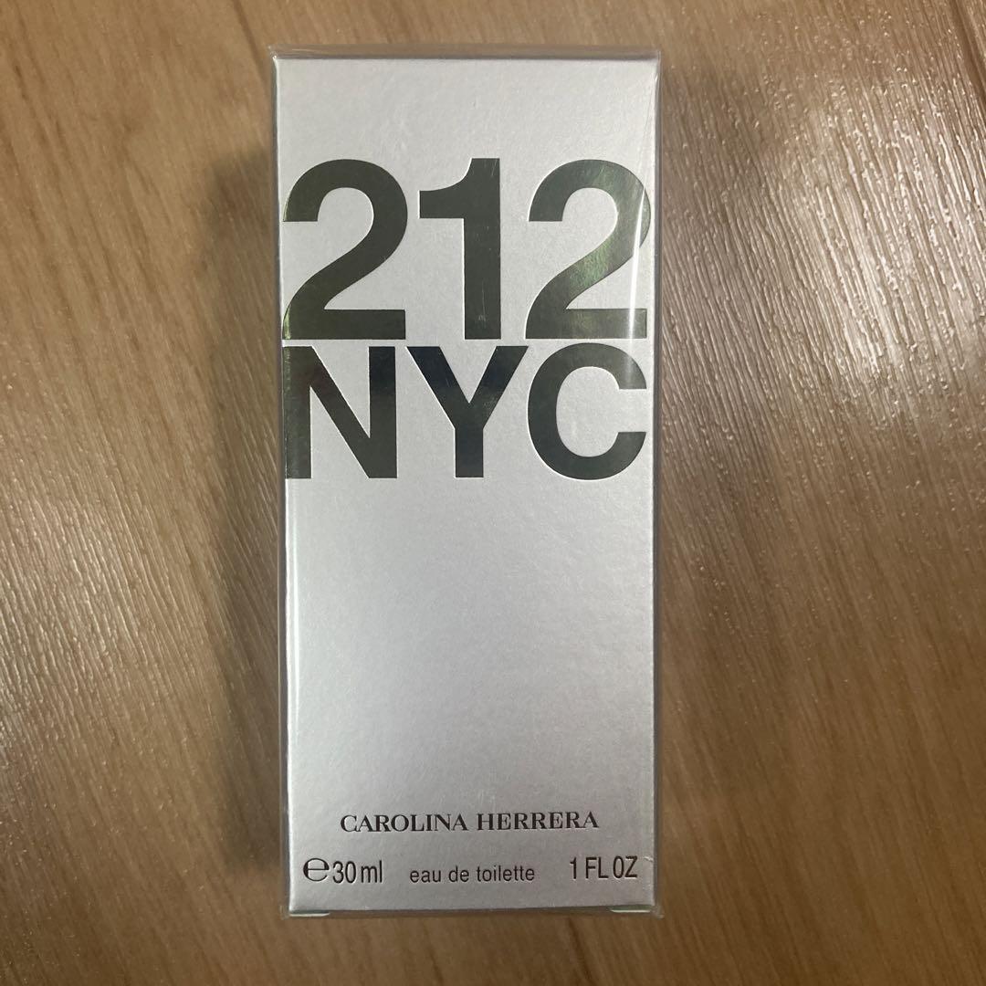 新品 未開封 キャロライナヘレラ 212 オーデトワレ スプレータイプ 30ml キャロライナヘレラ 212 オーデトワレ スプレータイプ 30ml