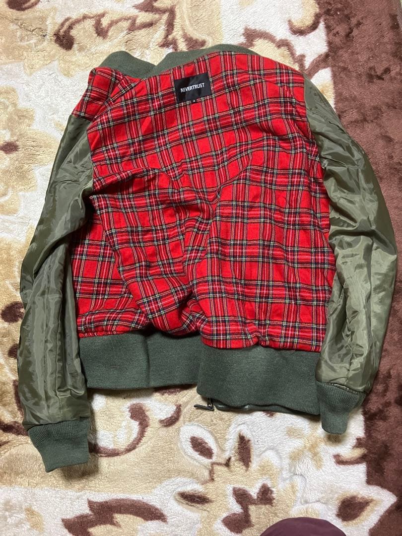 ネバートラスト NEVER TRUST MA-1