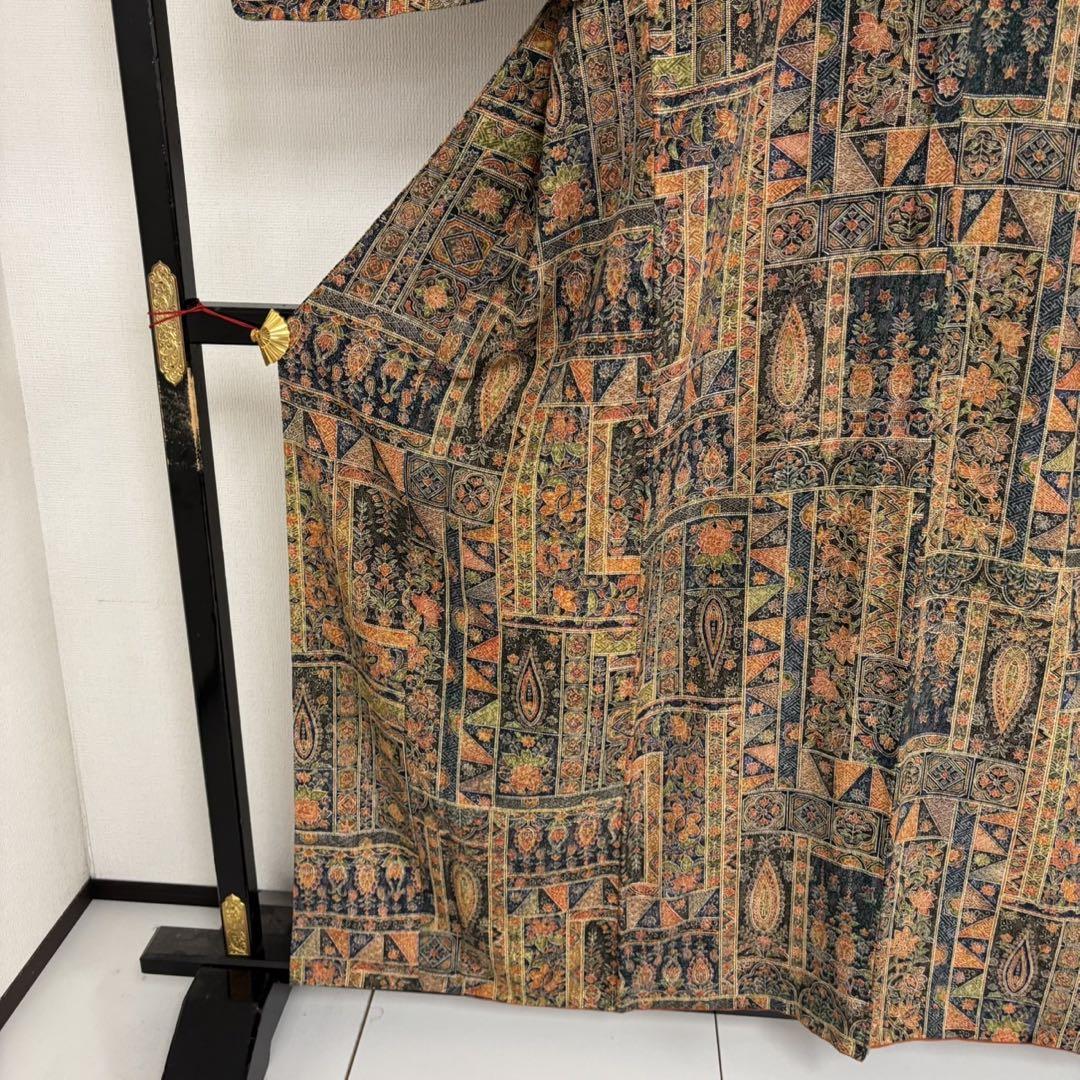 【逸品】 素敵なデザイン 総柄 ペイズリー 縮緬 小紋 T-4773 正絹 着物 着物・浴衣