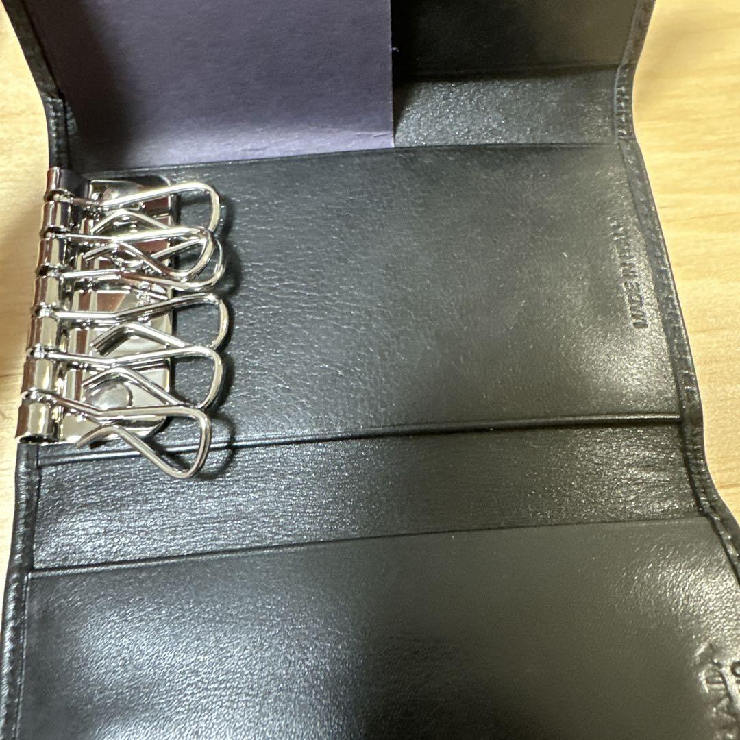 PRADA レザー キーケース 黒 - メルカリ