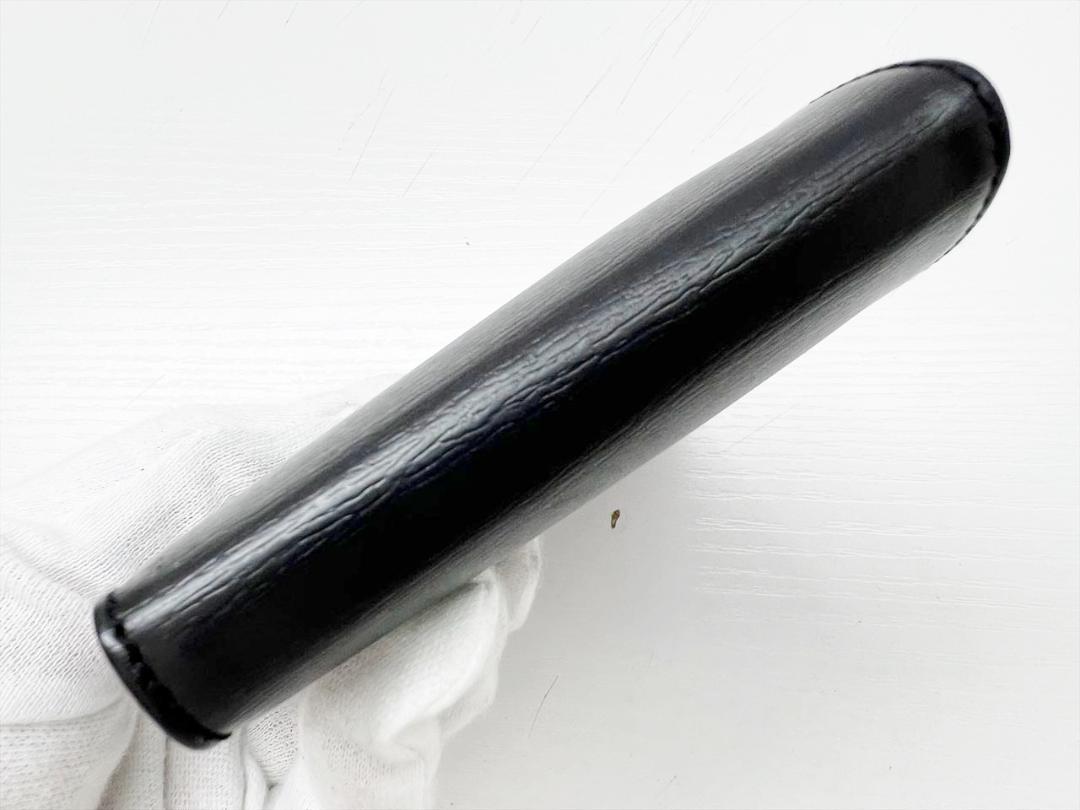 美品　 ジバンシィ　ロゴ　型押し　二つ折り財布　 小銭入れあり　黒　オールド