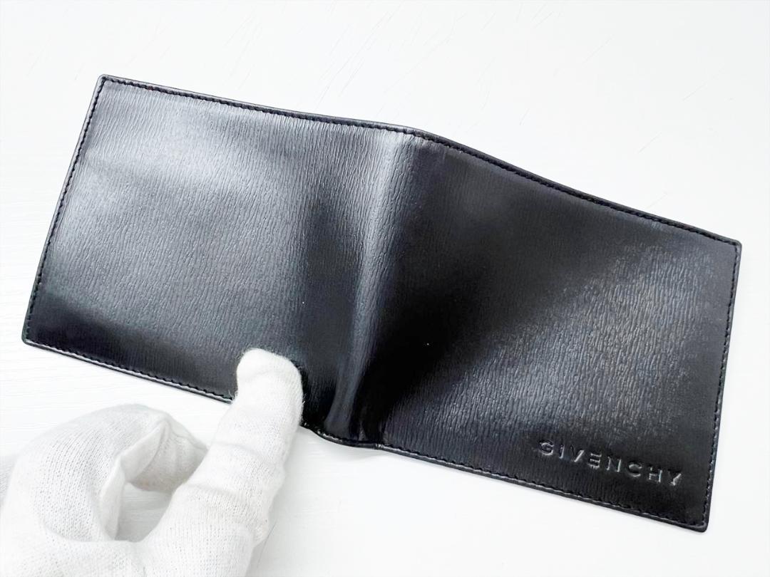 美品　 ジバンシィ　ロゴ　型押し　二つ折り財布　 小銭入れあり　黒　オールド