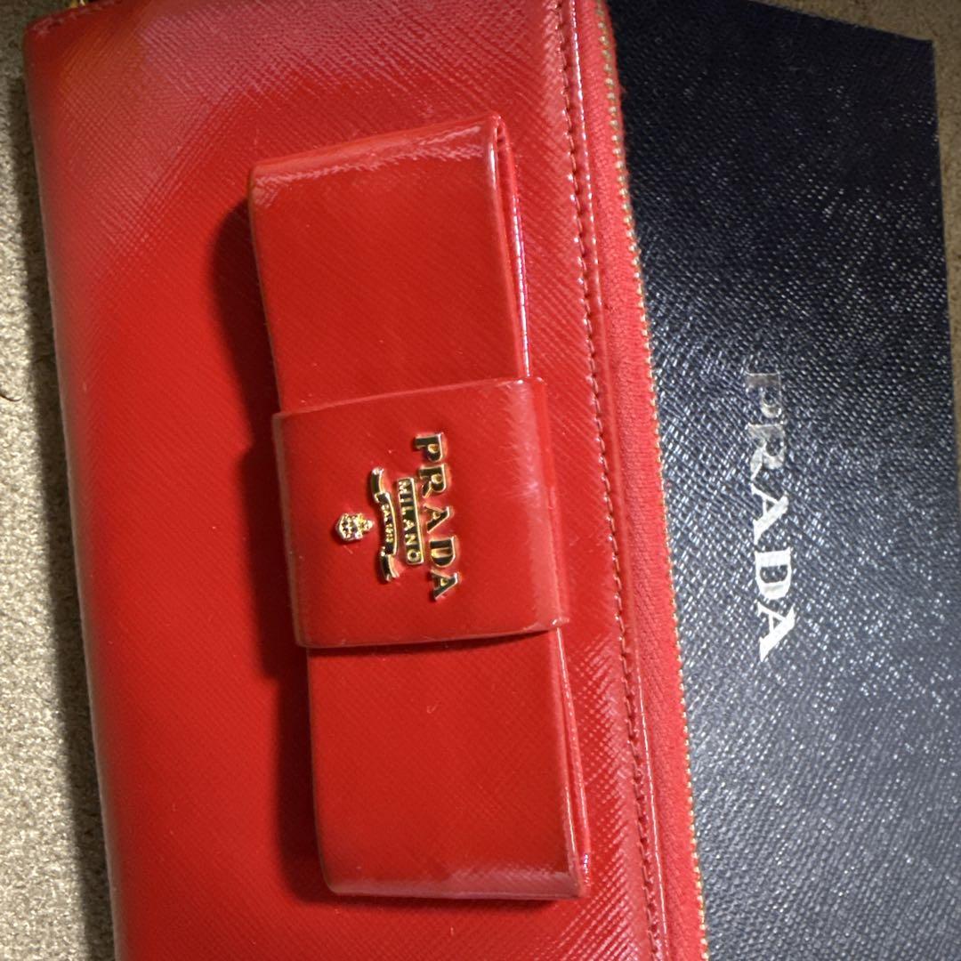 本日限定値下げ　プラダ　リボン　長財布　SAFFIANO