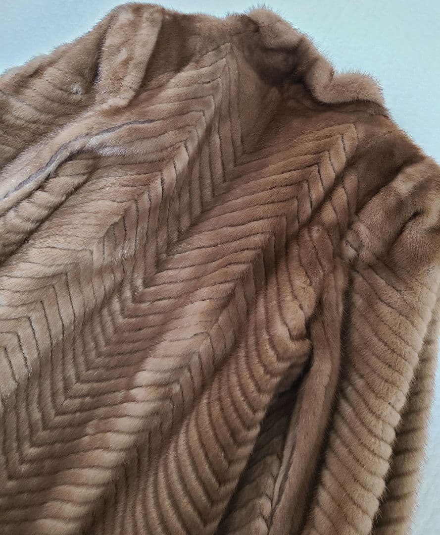 高級✨デミバフミンク 本毛皮 リアルファー ロングコート 袖ボリューム 刺繍 高級✨デミバフミンク 本毛皮 リアルファー ロングコート 袖ボリューム 刺繍