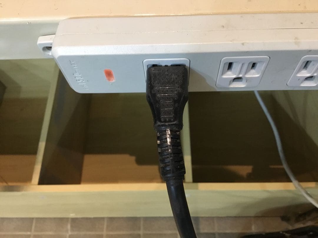 バラと葡萄柄のハンドメイドの艶やかなステンドグラスランプ目立った傷や汚れなし