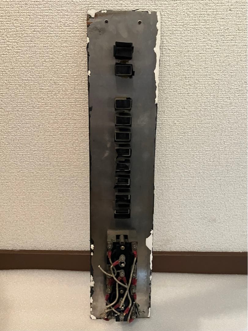 エレベーター 操作盤 押しボタン傷や汚れあり HRDEVELOPMENT_JP