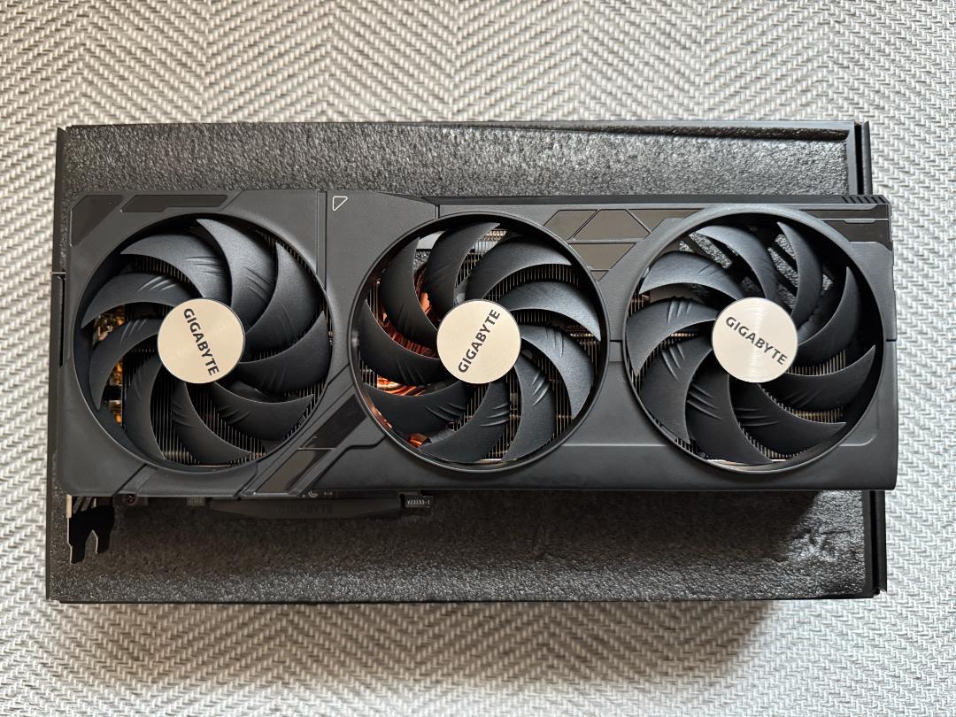 グラフィックボード・グラボ・ビデオカード GIGABYTE 4070 Ti SUPER WINDFORCE MAX OC