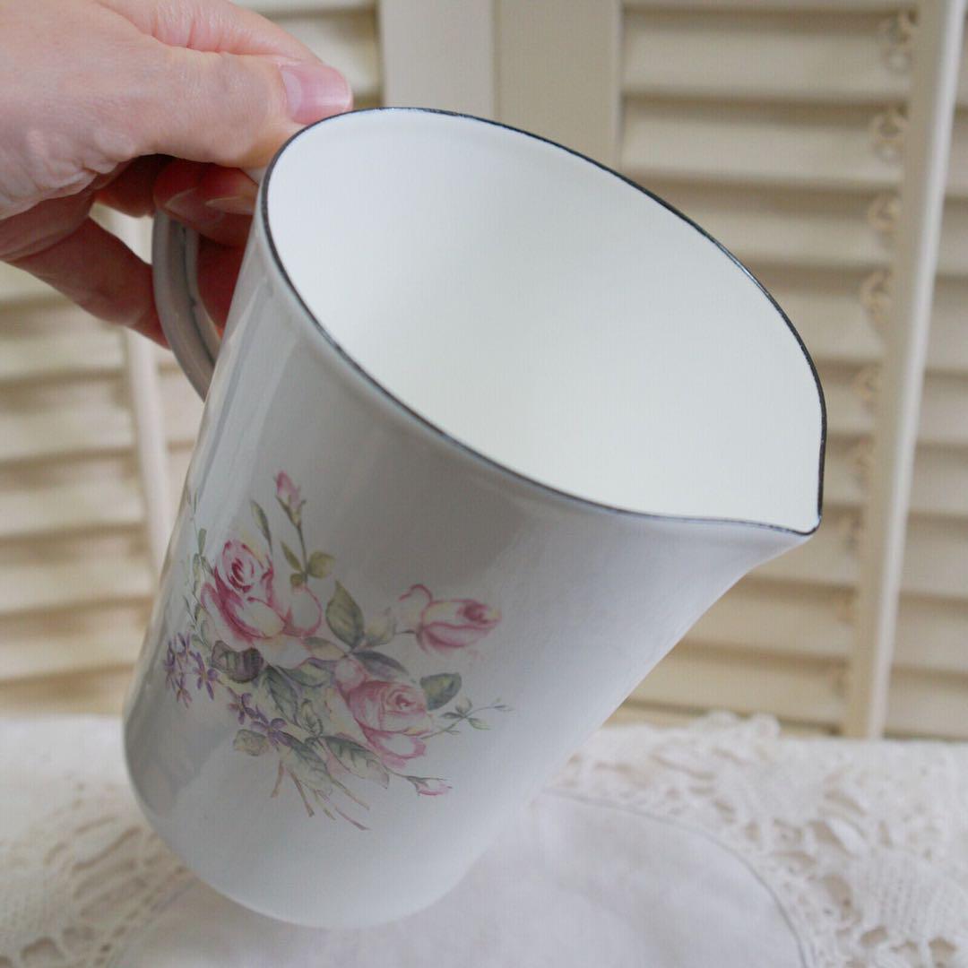 （Z-43）イマン　ビビアン メジャーカップL  ホーロー　新品箱付　花柄　薔薇