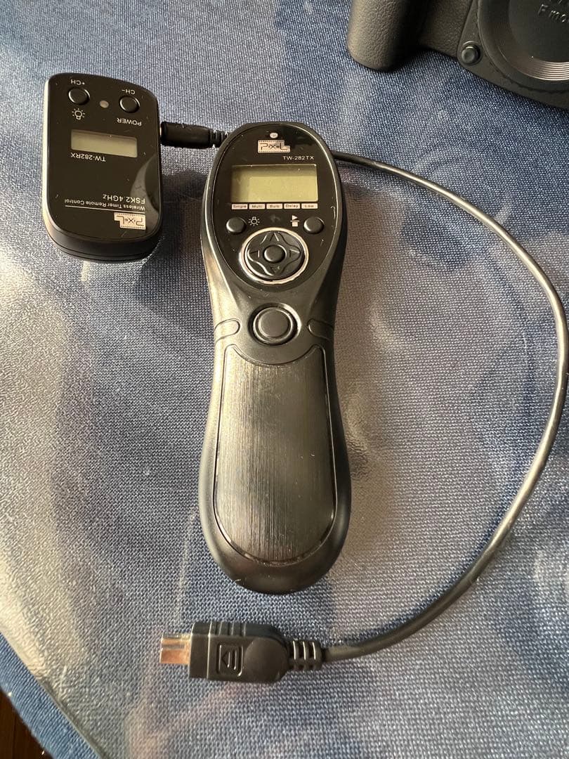 Nikon D90 レンズ3本、SD、充電器、純正バッグ、説明書の充実セット Nikon D90 レンズ3本、SD、充電器、純正バッグ、説明書の充実セット