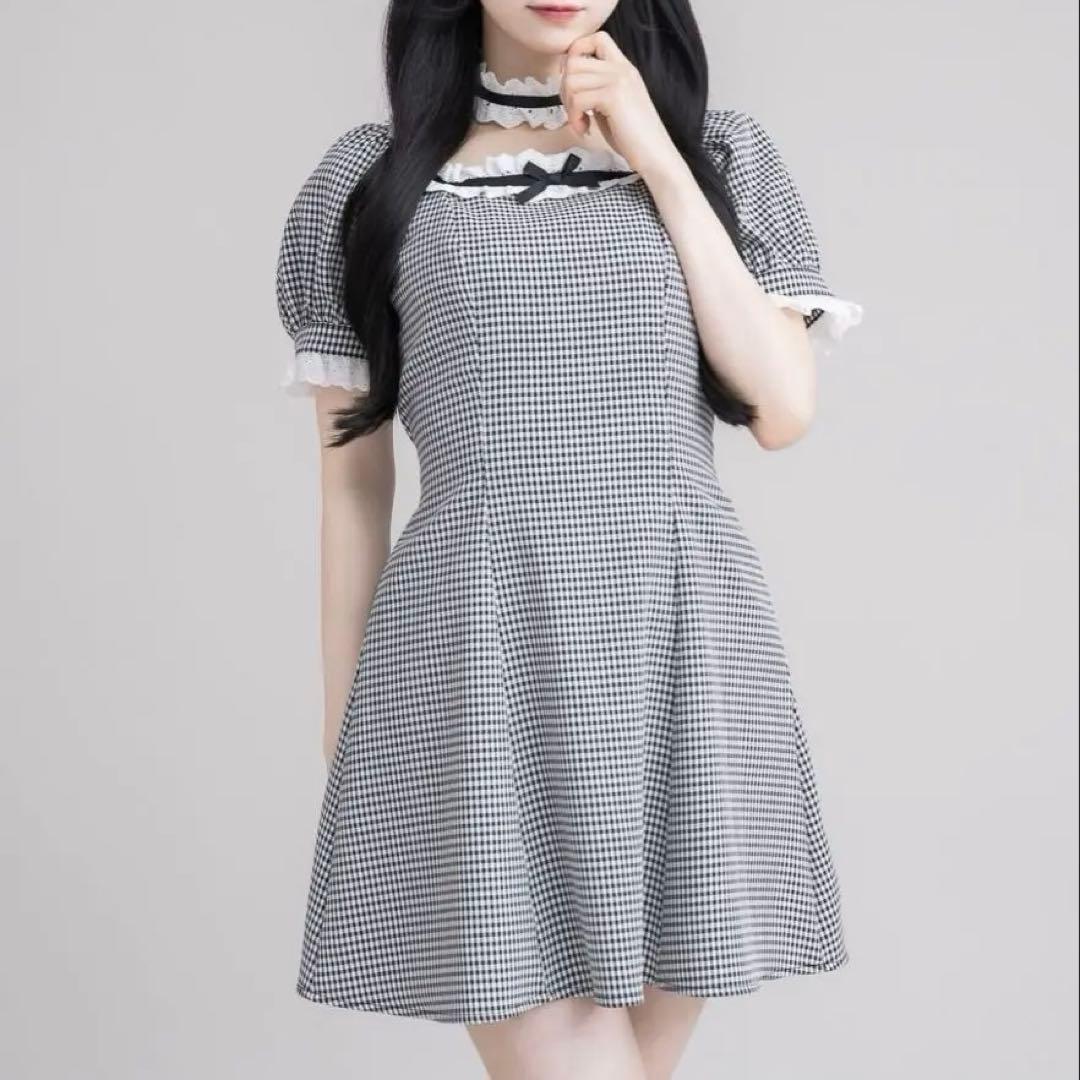 pium チョーカー付きコットンフリルドールワンピース