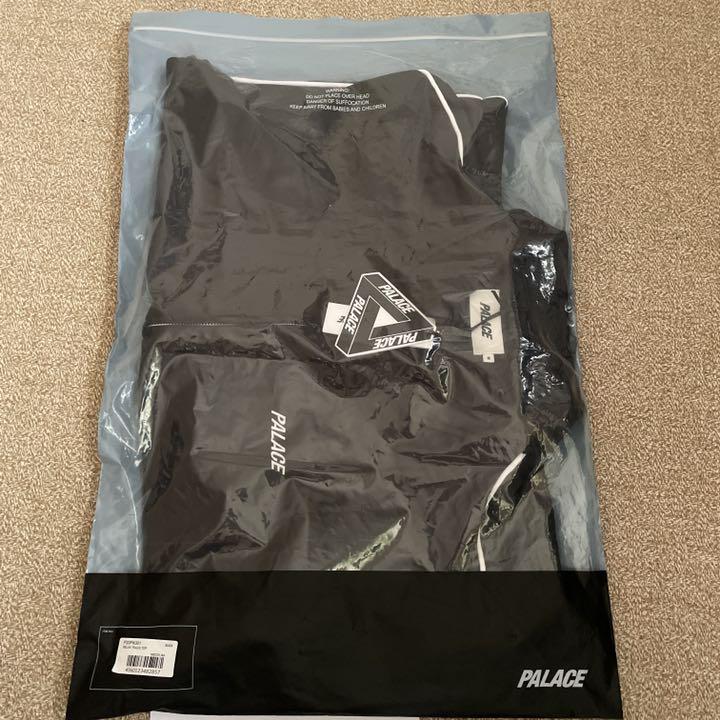 PALACE SKATEBOARDS RELAX TRACK TOP BLACK