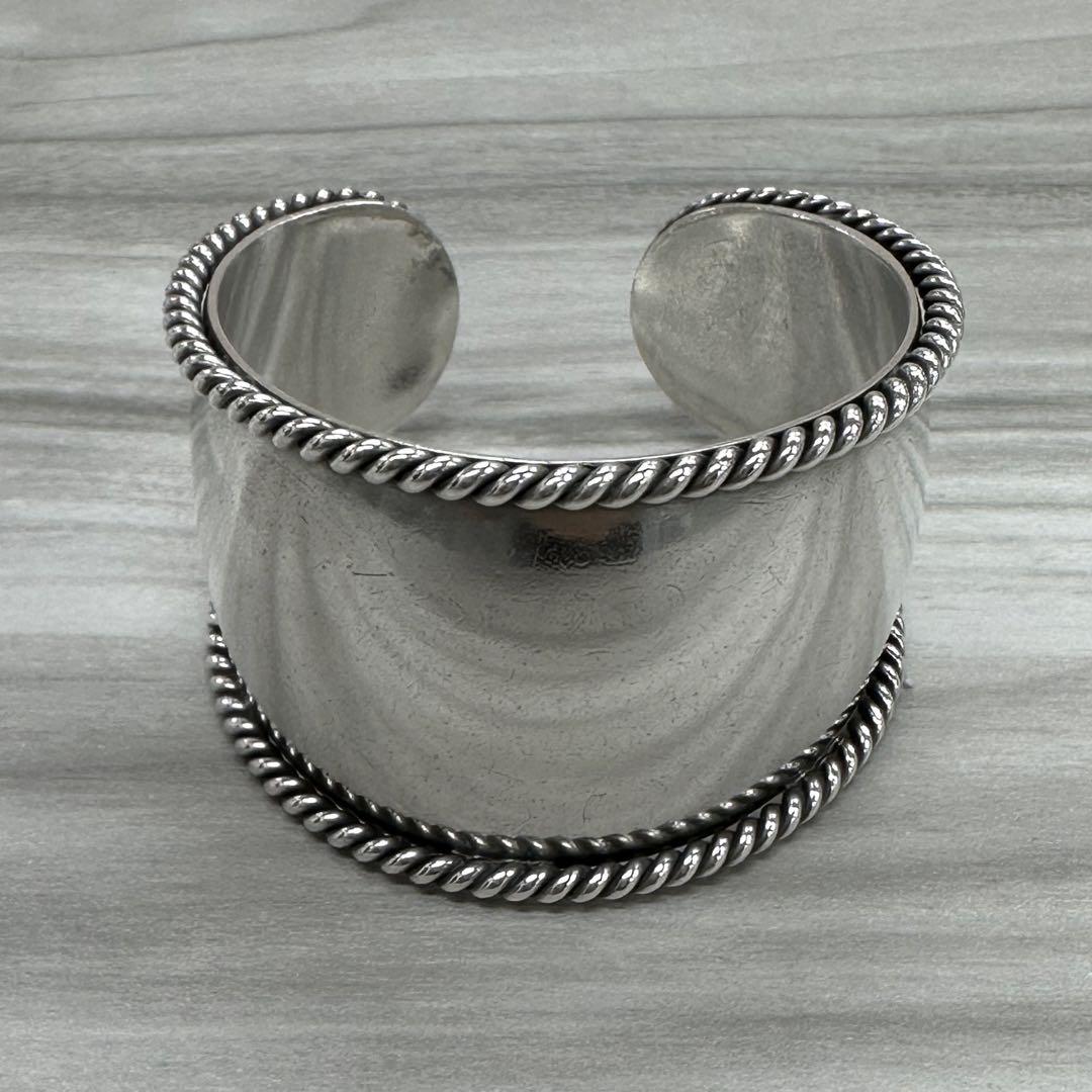 Soierie ソワリー ツィストバングル　Twist bangle