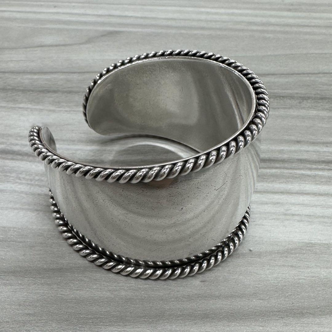 Soierie ソワリー ツィストバングル　Twist bangle