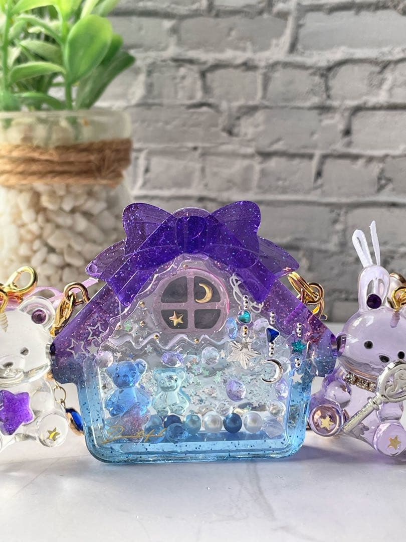 バックチャーム こゆきの小部屋 夜空のお家 紫 - メルカリ