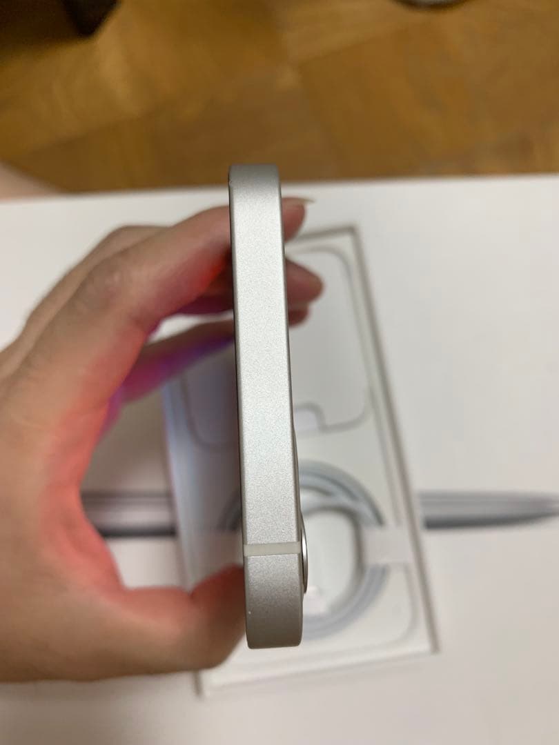 Apple iPhone 12 ホワイト 6.1インチ