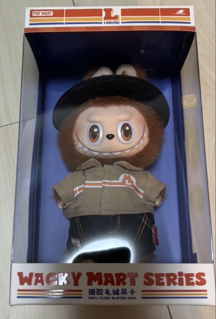 ラブブ　店員　うちわ